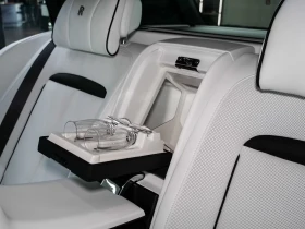 Rolls-Royce Cullinan BESPOKE-AUDIO STARLIGHT HEADLINER TV | Auto.bg — изображение 17 Rolls-Royce Cullinan BESPOKE-AUDIO STARLIGHT HEADLINER TV | Auto.bg — изображение 17