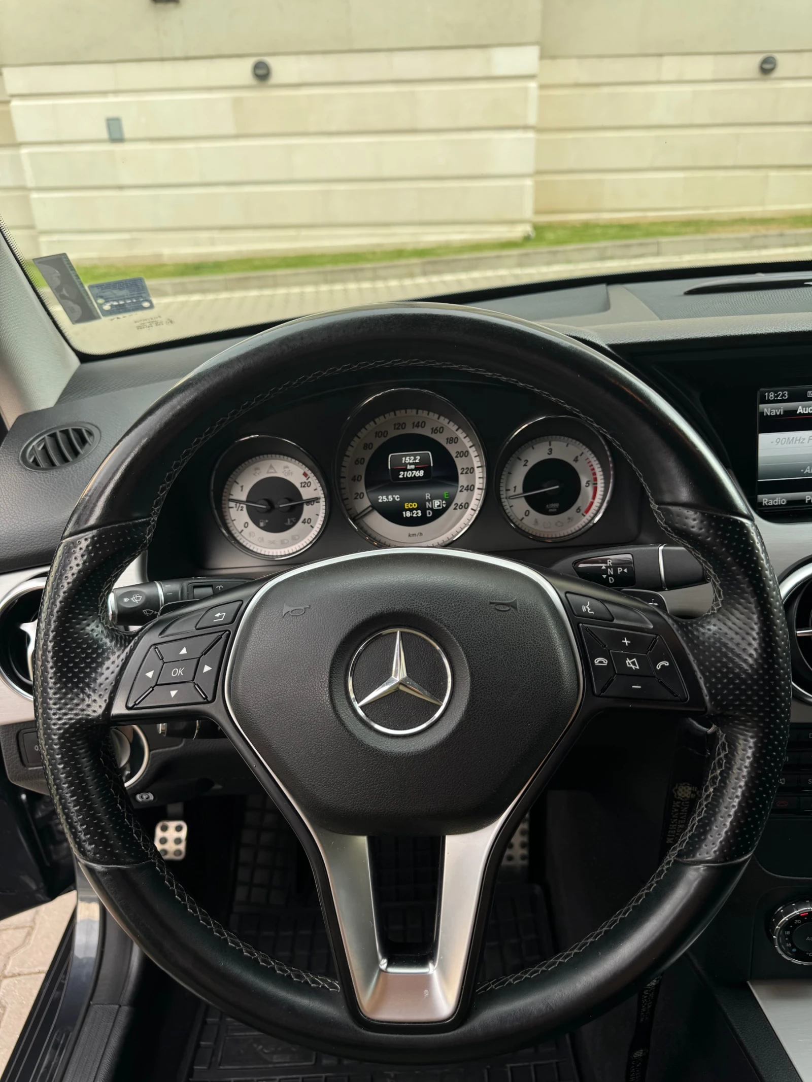 Mercedes-Benz GLK 250 AMG 4 Matic - изображение 2 | Auto.bg Mercedes-Benz GLK 250 AMG 4 Matic - изображение 2