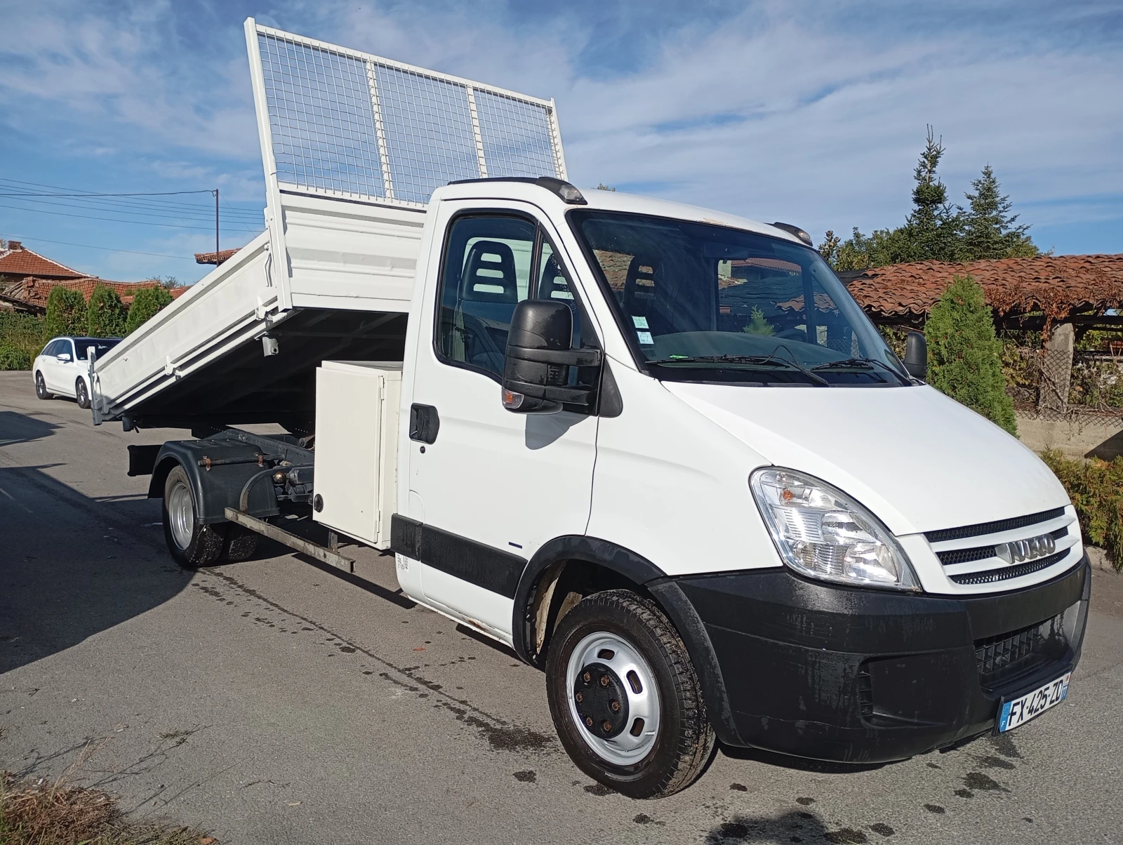 Iveco 35c15 ЛИЗИНГ* САМОСВАЛ * 3.5 т.Б кат. - изображение 7 | Auto.bg Iveco 35c15 ЛИЗИНГ* САМОСВАЛ * 3.5 т.Б кат. - изображение 7