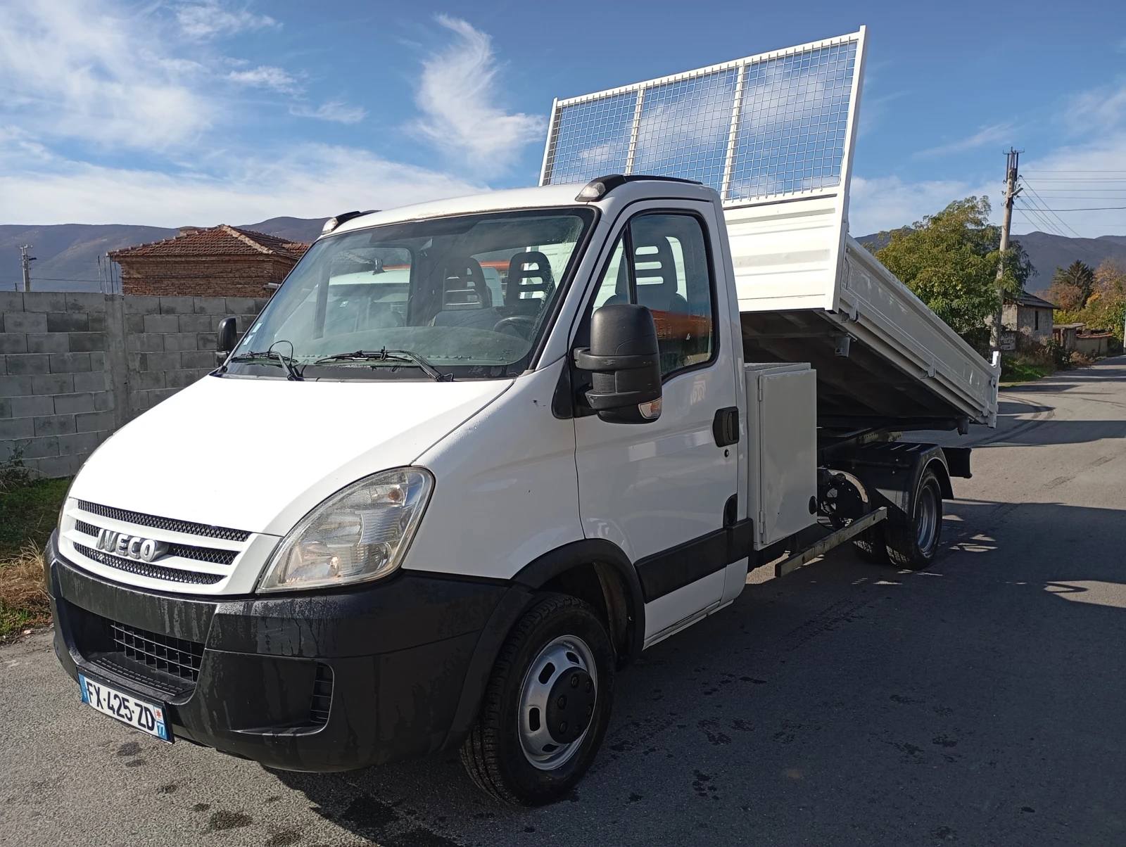 Iveco 35c15 ЛИЗИНГ* САМОСВАЛ * 3.5 т.Б кат. - изображение 4 | Auto.bg Iveco 35c15 ЛИЗИНГ* САМОСВАЛ * 3.5 т.Б кат. - изображение 4