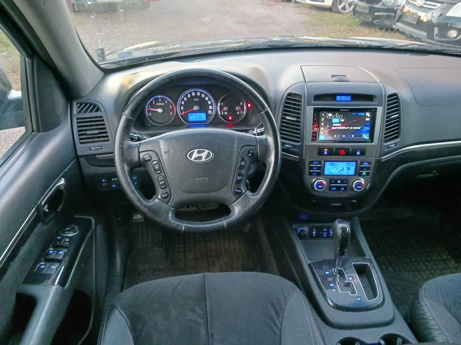 Hyundai Santa fe 2.2 CRDI= 4X4= AUTOMAT=  - изображение 8 | Auto.bg Hyundai Santa fe 2.2 CRDI= 4X4= AUTOMAT=  - изображение 8