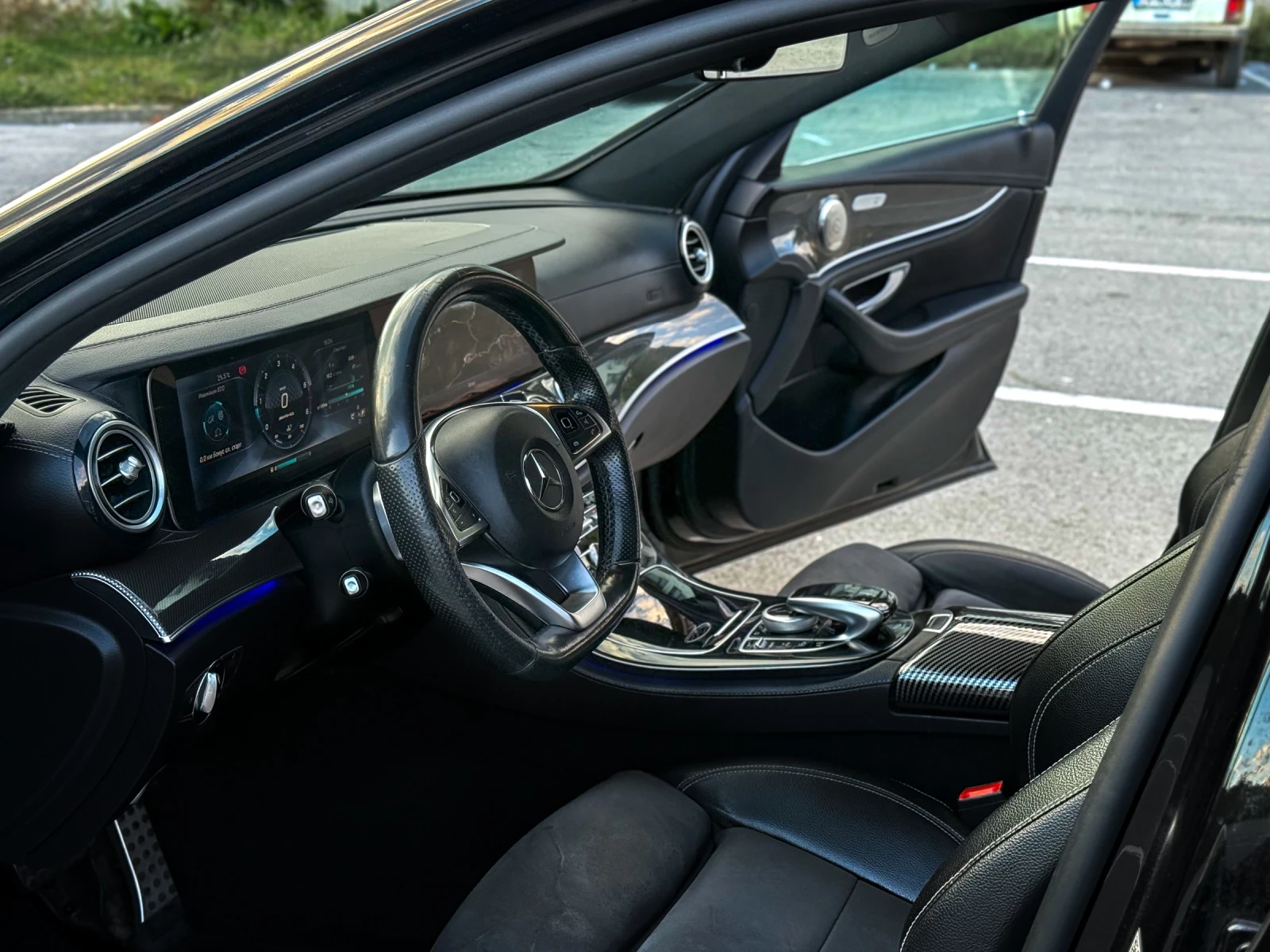 Mercedes-Benz E 220 AMG Line   Burmester | 360  Камери | Widescreen - изображение 7 | Auto.bg Mercedes-Benz E 220 AMG Line   Burmester | 360  Камери | Widescreen - изображение 7