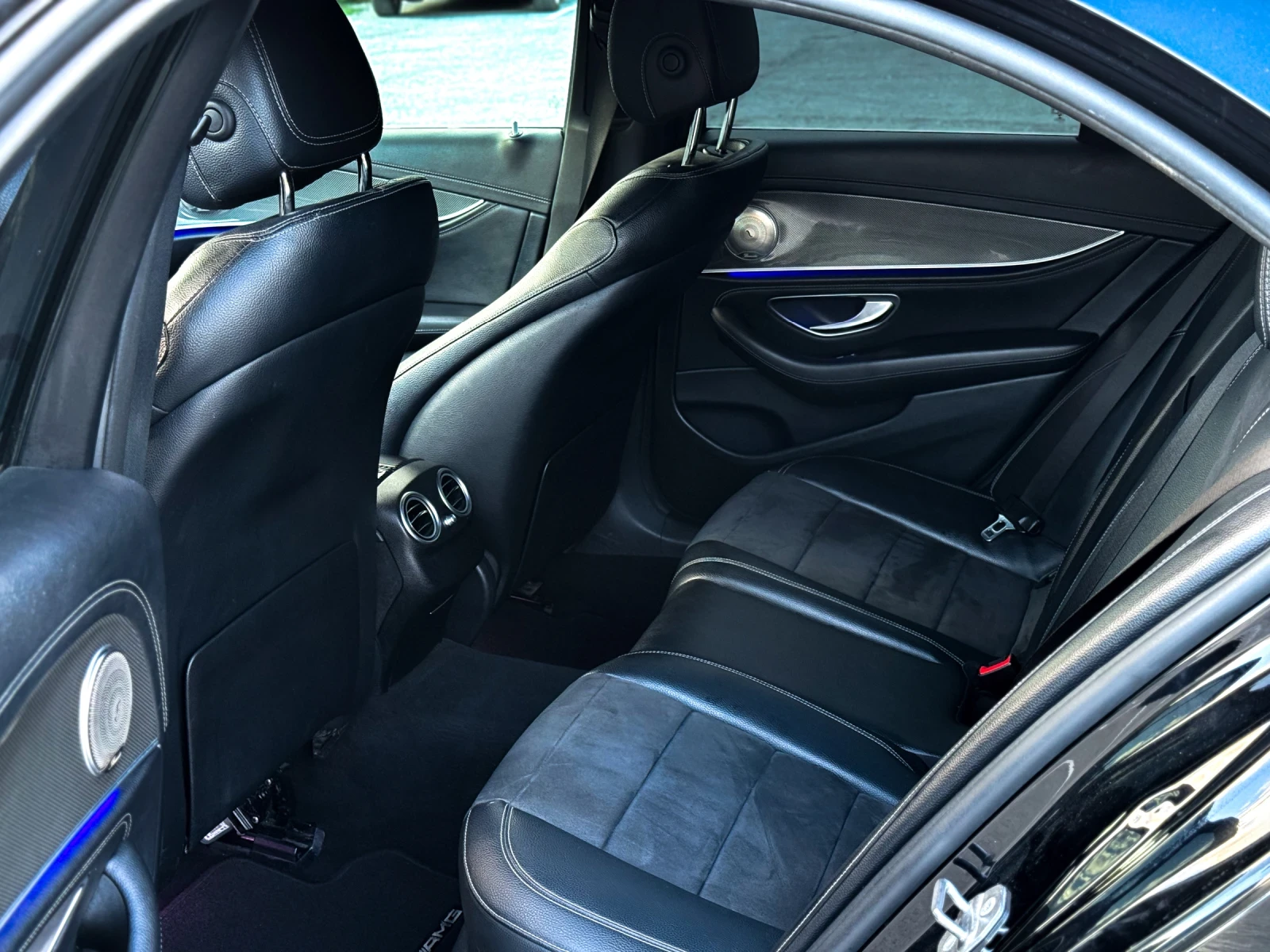 Mercedes-Benz E 220 AMG Line   Burmester | 360  Камери | Widescreen - изображение 10 | Auto.bg Mercedes-Benz E 220 AMG Line   Burmester | 360  Камери | Widescreen - изображение 10