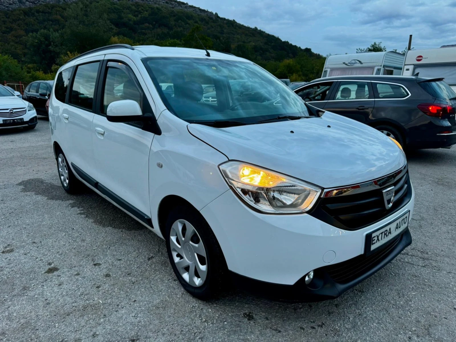 Dacia Lodgy 1.5dCi, 7 МЕСТА, ЕВРО 6, НАВИГАЦИЯ  - изображение 6 | Auto.bg Dacia Lodgy 1.5dCi, 7 МЕСТА, ЕВРО 6, НАВИГАЦИЯ  - изображение 6