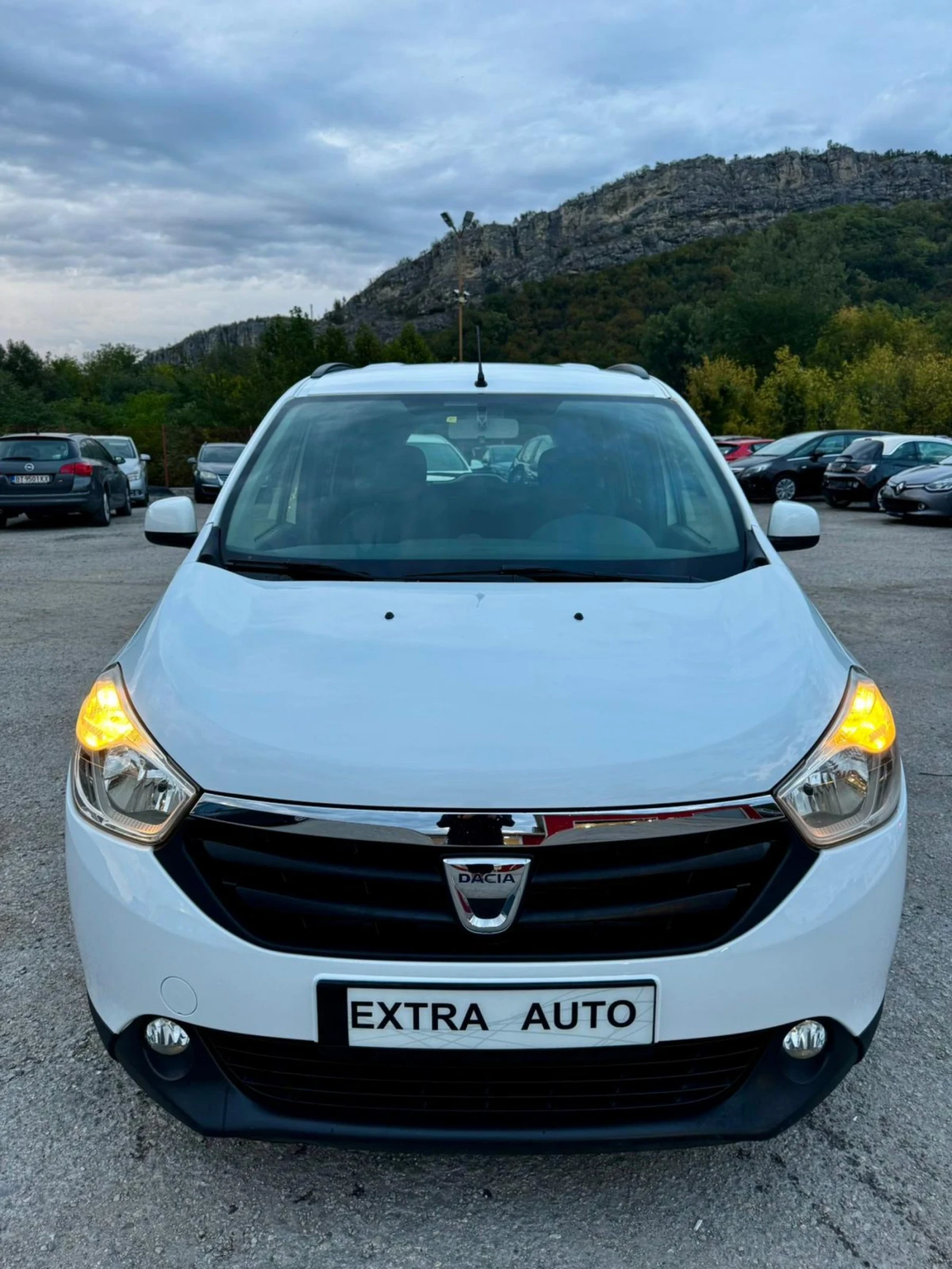 Dacia Lodgy 1.5dCi, 7 МЕСТА, ЕВРО 6, НАВИГАЦИЯ  - изображение 7 | Auto.bg Dacia Lodgy 1.5dCi, 7 МЕСТА, ЕВРО 6, НАВИГАЦИЯ  - изображение 7