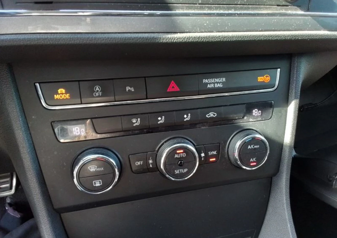 Seat Leon  2.0 TDI FR/ОЧАКВАН ВНОС/ТОП СЪСТОЯНИЕ!!! - изображение 10 | Auto.bg Seat Leon  2.0 TDI FR/ОЧАКВАН ВНОС/ТОП СЪСТОЯНИЕ!!! - изображение 10