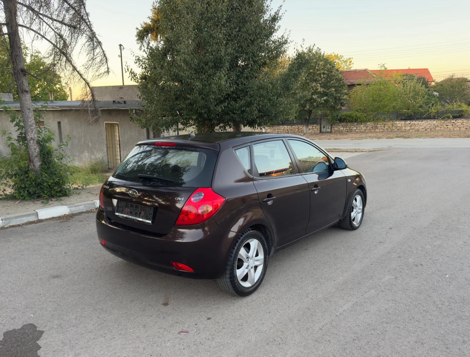 Kia Ceed KIA CEE d I 1.6CRDi (90кс) - изображение 4 | Auto.bg Kia Ceed KIA CEE d I 1.6CRDi (90кс) - изображение 4
