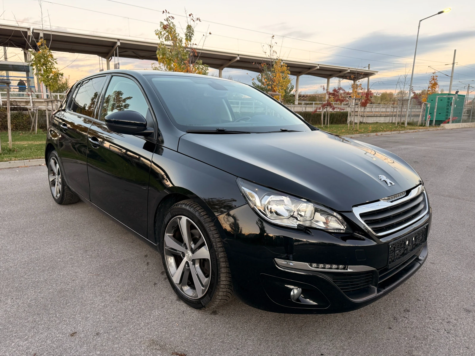 Peugeot 308 1.6HDI* NAVI* EURO6*  - изображение 3 | Auto.bg Peugeot 308 1.6HDI* NAVI* EURO6*  - изображение 3