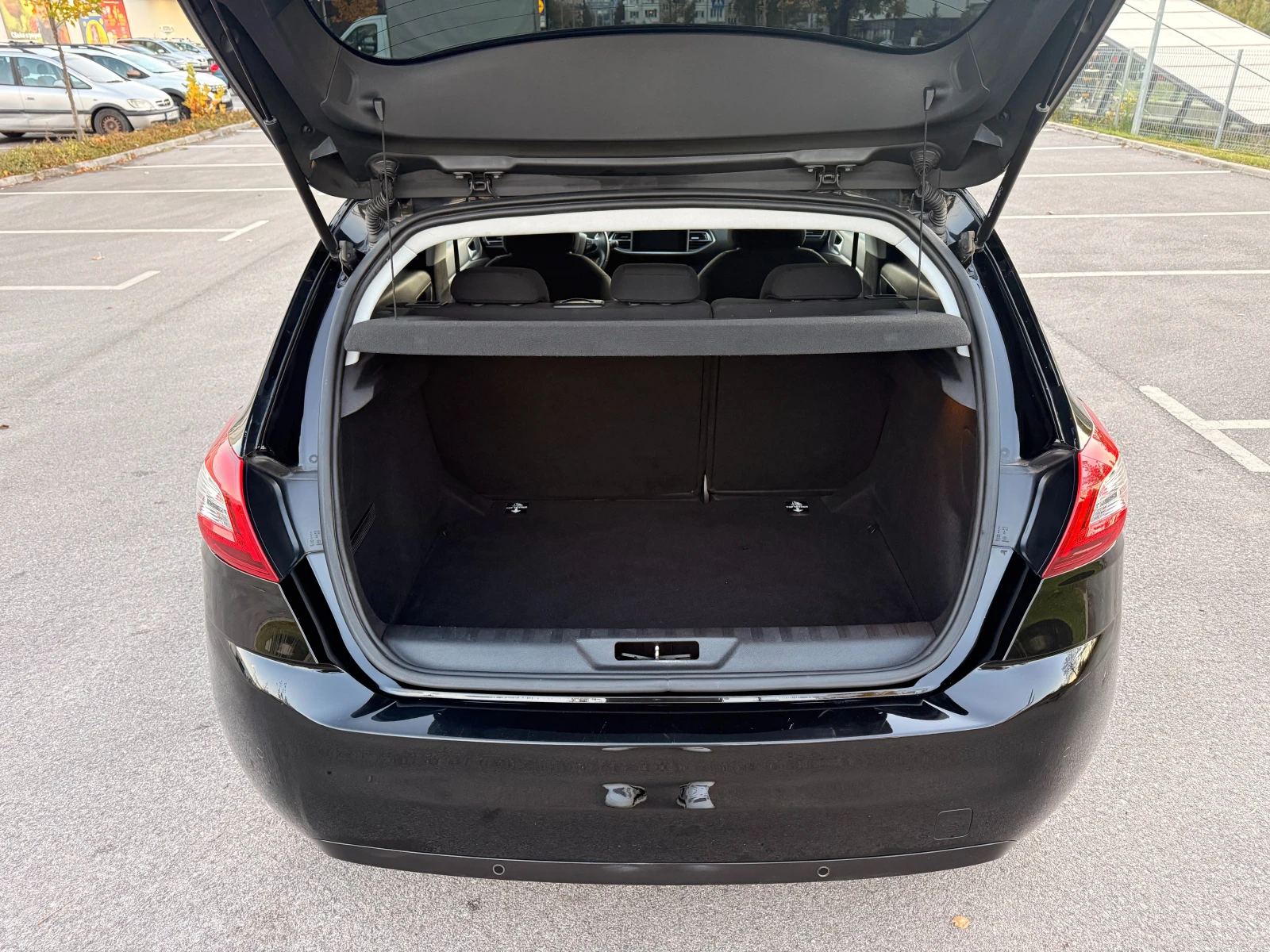 Peugeot 308 1.6HDI* NAVI* EURO6*  - изображение 7 | Auto.bg Peugeot 308 1.6HDI* NAVI* EURO6*  - изображение 7