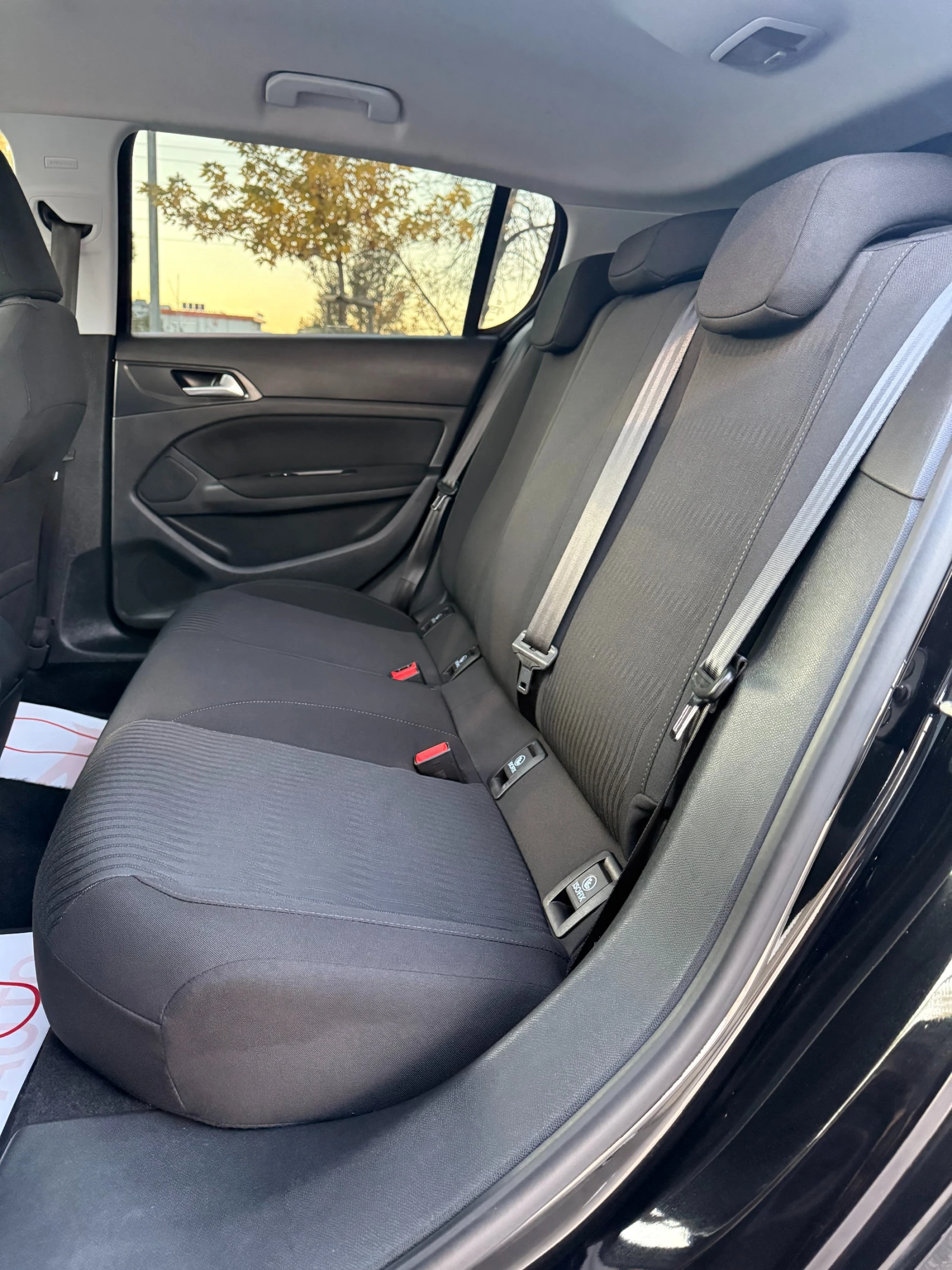 Peugeot 308 1.6HDI* NAVI* EURO6*  - изображение 10 | Auto.bg Peugeot 308 1.6HDI* NAVI* EURO6*  - изображение 10