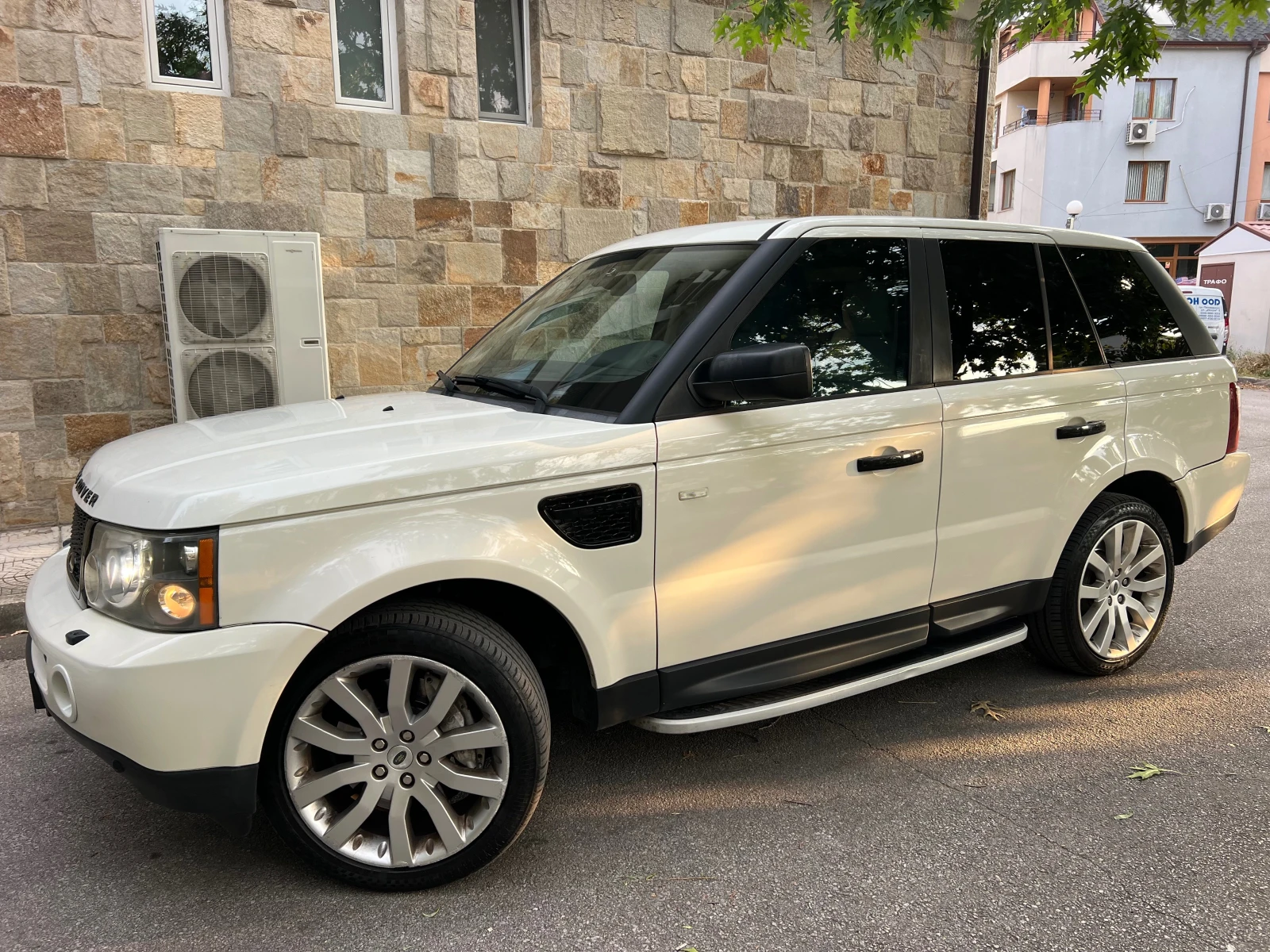 Land Rover Range Rover Sport 3.6 TDV8 SUPERCHARGER / NAVI - изображение 7 | Auto.bg Land Rover Range Rover Sport 3.6 TDV8 SUPERCHARGER / NAVI - изображение 7