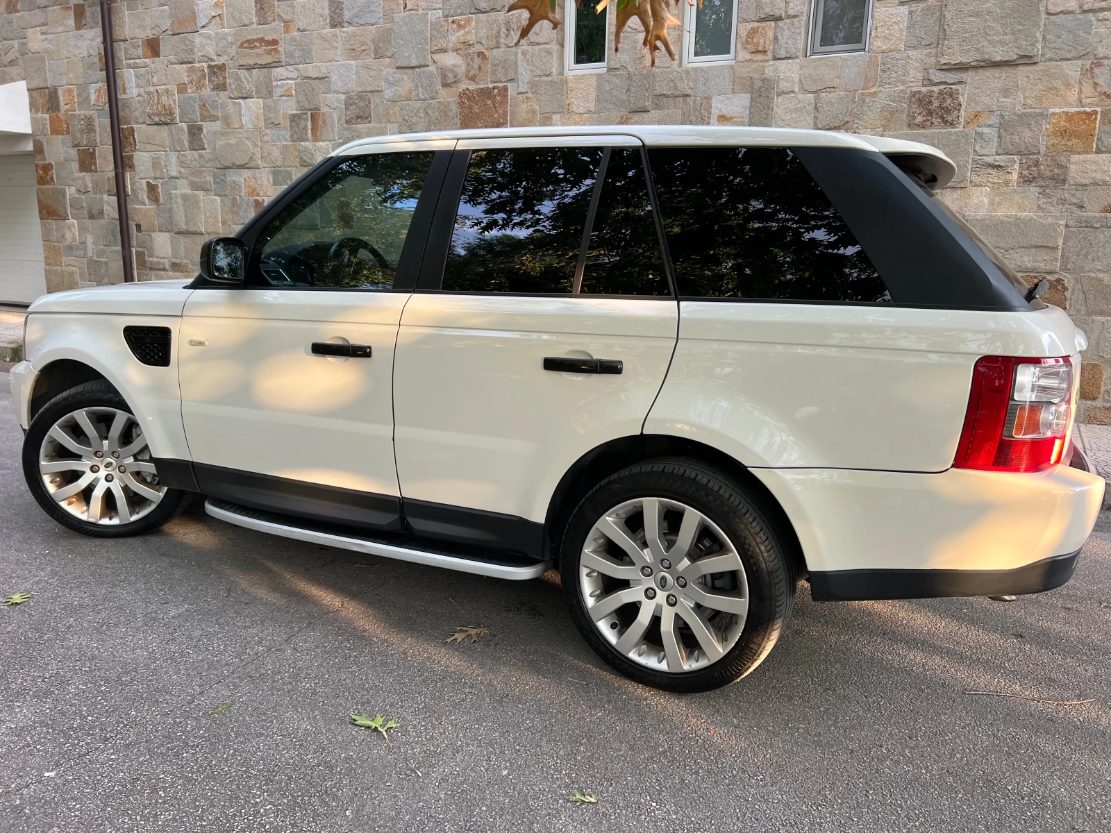 Land Rover Range Rover Sport 3.6 TDV8 SUPERCHARGER / NAVI - изображение 10 | Auto.bg Land Rover Range Rover Sport 3.6 TDV8 SUPERCHARGER / NAVI - изображение 10