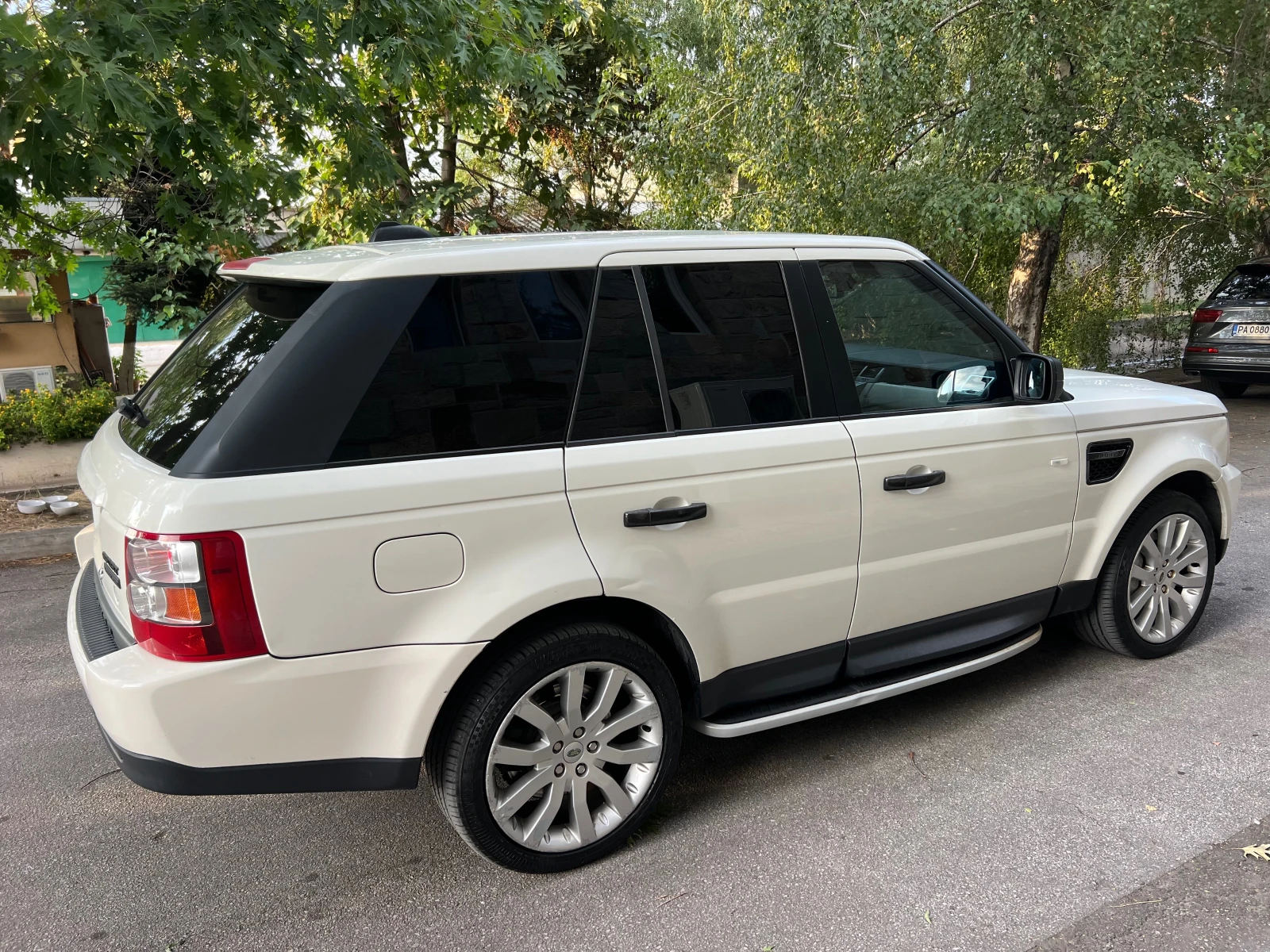 Land Rover Range Rover Sport 3.6 TDV8 SUPERCHARGER / NAVI - изображение 3 | Auto.bg Land Rover Range Rover Sport 3.6 TDV8 SUPERCHARGER / NAVI - изображение 3