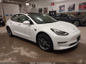 Снимка Tesla Model 3
