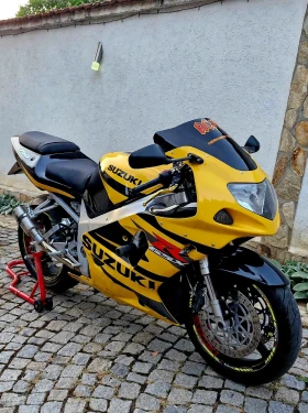 Suzuki Gsxr 750 | Auto.bg — изображение 3 Suzuki Gsxr 750 | Auto.bg — изображение 3