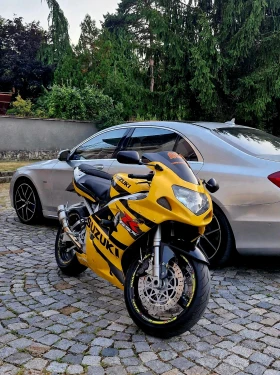 Suzuki Gsxr 750 | Auto.bg — изображение 5 Suzuki Gsxr 750 | Auto.bg — изображение 5