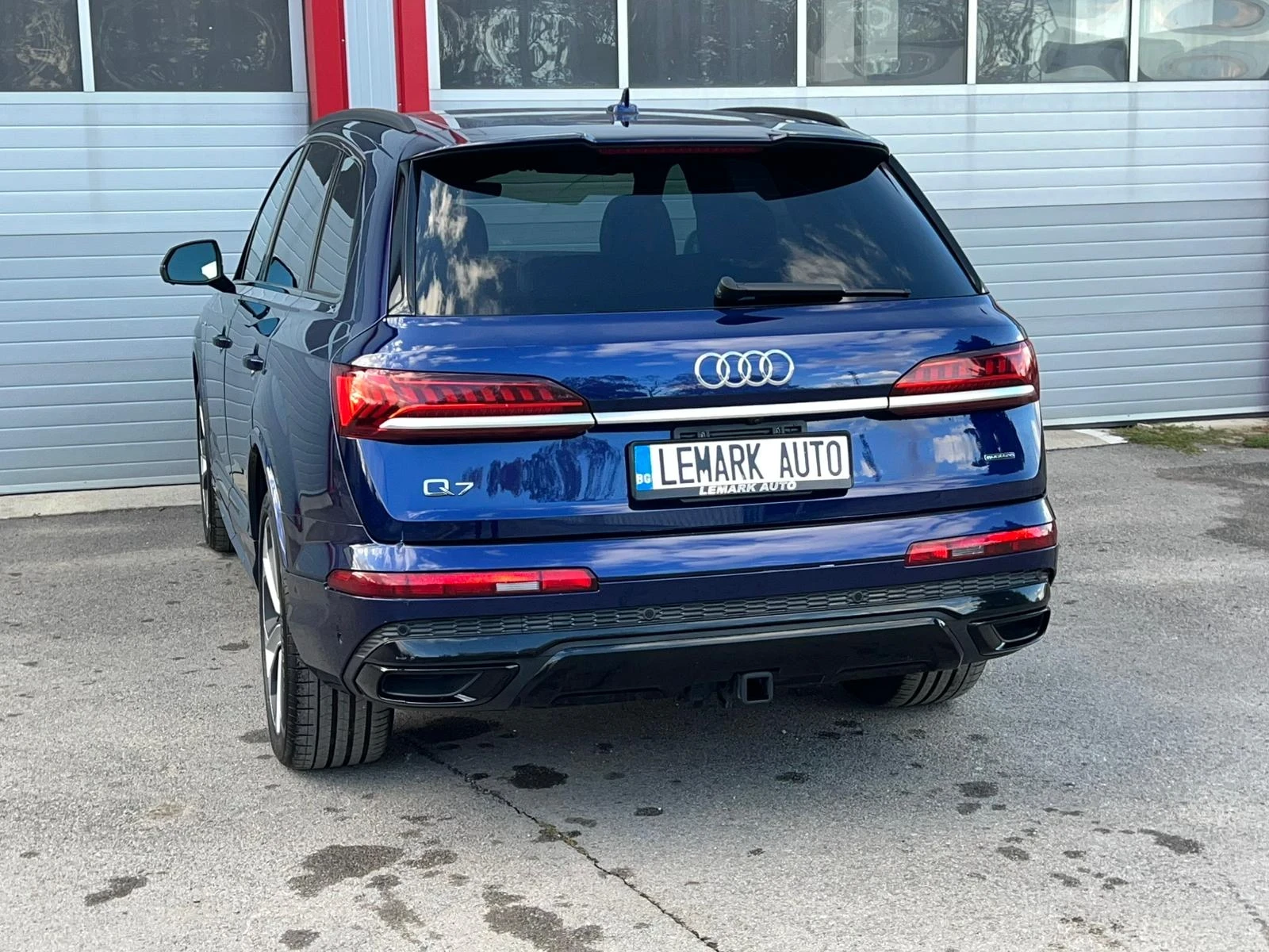 Audi Q7 55TFSI S-LINE PROGRESSIV QUATTRO 360KAMERA PANORAM - изображение 9 | Auto.bg Audi Q7 55TFSI S-LINE PROGRESSIV QUATTRO 360KAMERA PANORAM - изображение 9