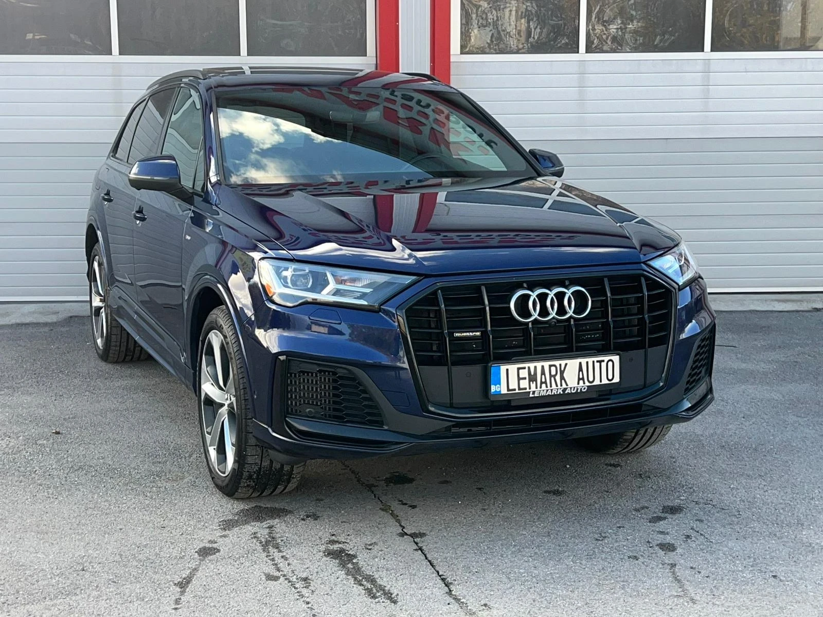 Audi Q7 55TFSI S-LINE PROGRESSIV QUATTRO 360KAMERA PANORAM - изображение 5 | Auto.bg Audi Q7 55TFSI S-LINE PROGRESSIV QUATTRO 360KAMERA PANORAM - изображение 5