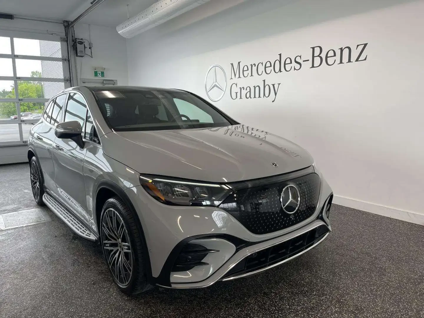 Mercedes-Benz EQE AMG* LINE* NARDO* GREY* BURMESTER* ОБДУХВАНЕ* ДИСТ | Auto.bg — изображение 1 Mercedes-Benz EQE AMG* LINE* NARDO* GREY* BURMESTER* ОБДУХВАНЕ* ДИСТ | Auto.bg — изображение 1