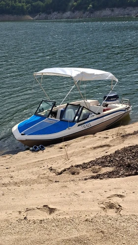 Моторна яхта Glastron Glastron Futura 162