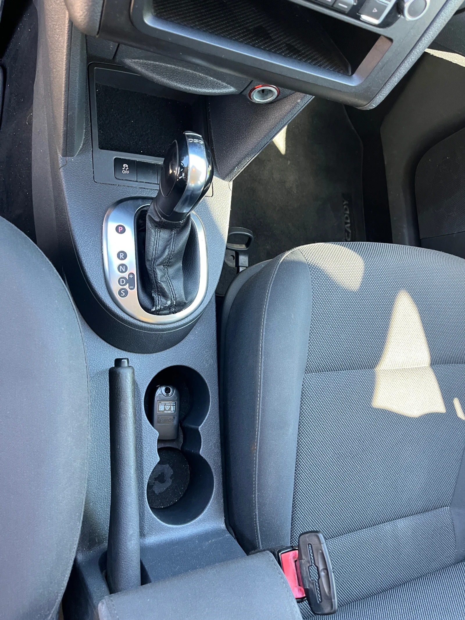 VW Caddy VW CADDY 2.0 TDI 140 К.С. АВТОМАТ ОБСЛУЖЕН - изображение 9 | Auto.bg VW Caddy VW CADDY 2.0 TDI 140 К.С. АВТОМАТ ОБСЛУЖЕН - изображение 9