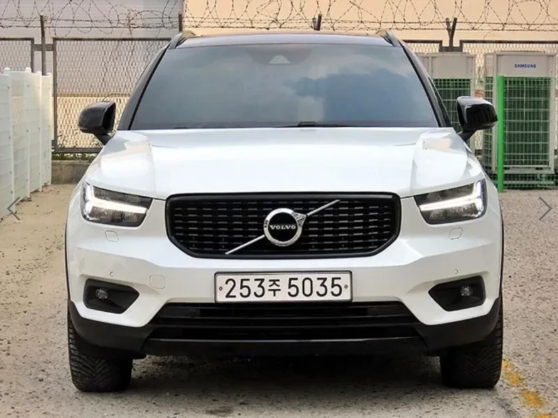 Volvo XC40 T4 R-Design | Auto.bg — изображение 1 Volvo XC40 T4 R-Design | Auto.bg — изображение 1