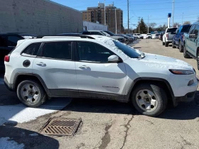 Jeep Cherokee * High Altitude * CARFAX * ПАНО * KEYLESS - 8950 € / 17504.68 лв. - 99086830 3 | Car24.bg Jeep Cherokee * High Altitude * CARFAX * ПАНО * KEYLESS - 8950 € / 17504.68 лв. - 99086830 3