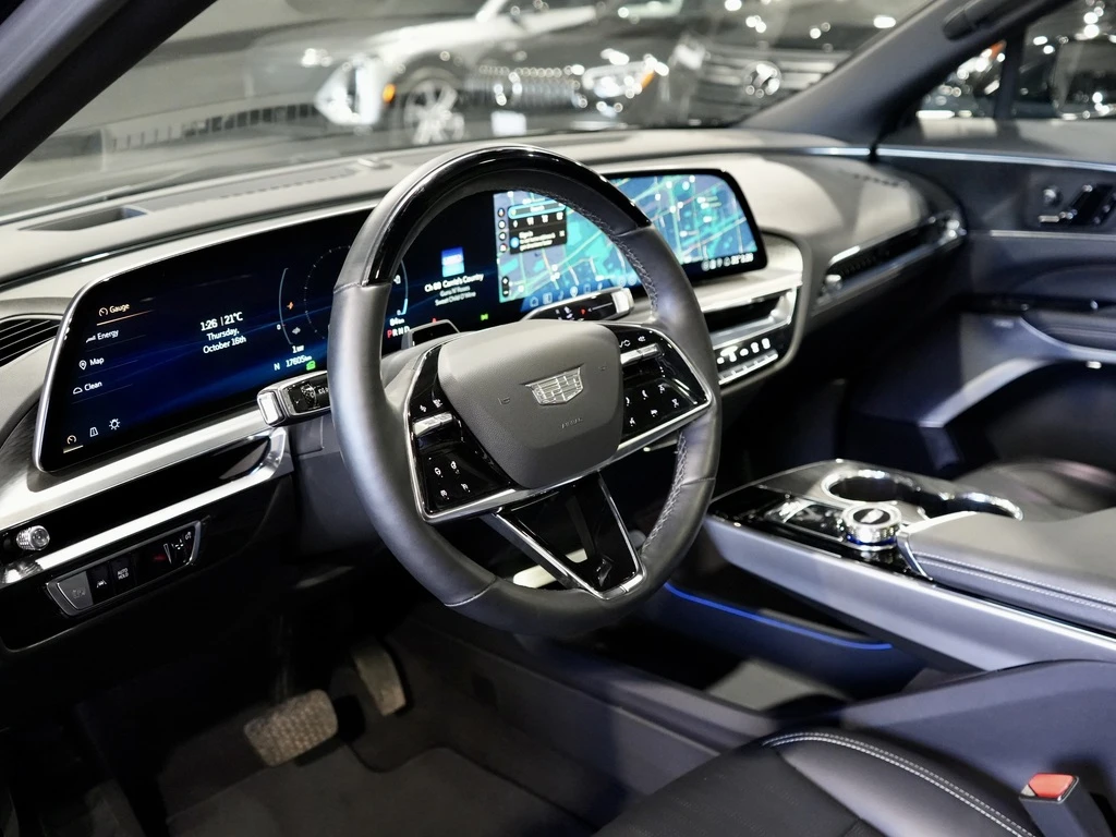 Cadillac Escalade LYRIQ* / Luxury / PANO / 360 / AKG - изображение 8 | Auto.bg Cadillac Escalade LYRIQ* / Luxury / PANO / 360 / AKG - изображение 8