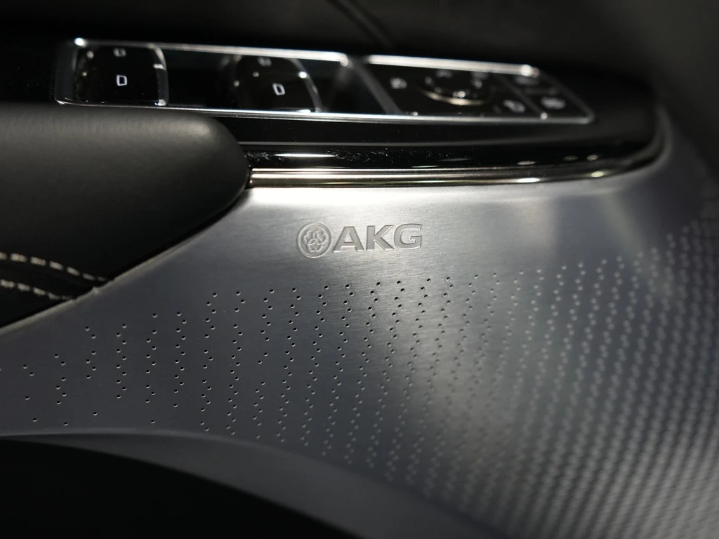 Cadillac Escalade LYRIQ* / Luxury / PANO / 360 / AKG - изображение 7 | Auto.bg Cadillac Escalade LYRIQ* / Luxury / PANO / 360 / AKG - изображение 7