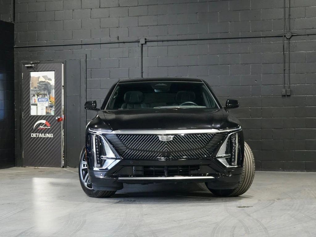 Cadillac Escalade LYRIQ* / Luxury / PANO / 360 / AKG - изображение 2 | Auto.bg Cadillac Escalade LYRIQ* / Luxury / PANO / 360 / AKG - изображение 2