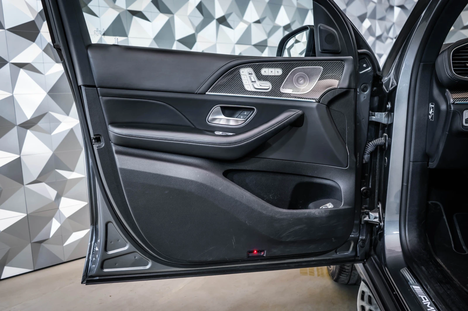 Mercedes-Benz GLE 53 4MATIC AMG 4M+ * Burmester* Лизинг* Carbon* NightPack* Pa - изображение 7 | Auto.bg Mercedes-Benz GLE 53 4MATIC AMG 4M+ * Burmester* Лизинг* Carbon* NightPack* Pa - изображение 7