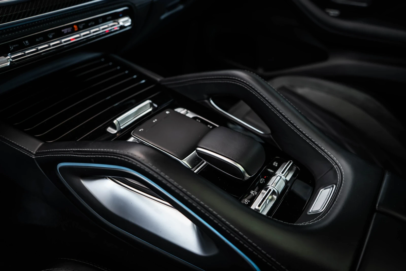 Mercedes-Benz GLE 53 4MATIC AMG 4M+ * Burmester* Лизинг* Carbon* NightPack* Pa - изображение 9 | Auto.bg Mercedes-Benz GLE 53 4MATIC AMG 4M+ * Burmester* Лизинг* Carbon* NightPack* Pa - изображение 9