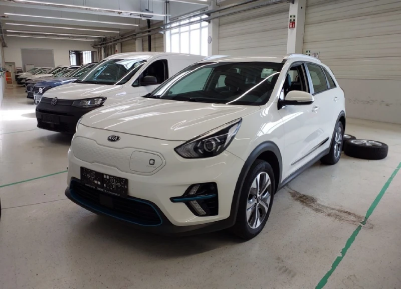 Kia Niro E-NIRO/ 64 kWh/ 100% SOH/ Очакван! - 17500 € / 34227.03 лв. - 64356116 1 | Car24.bg Kia Niro E-NIRO/ 64 kWh/ 100% SOH/ Очакван! - 17500 € / 34227.03 лв. - 64356116 1