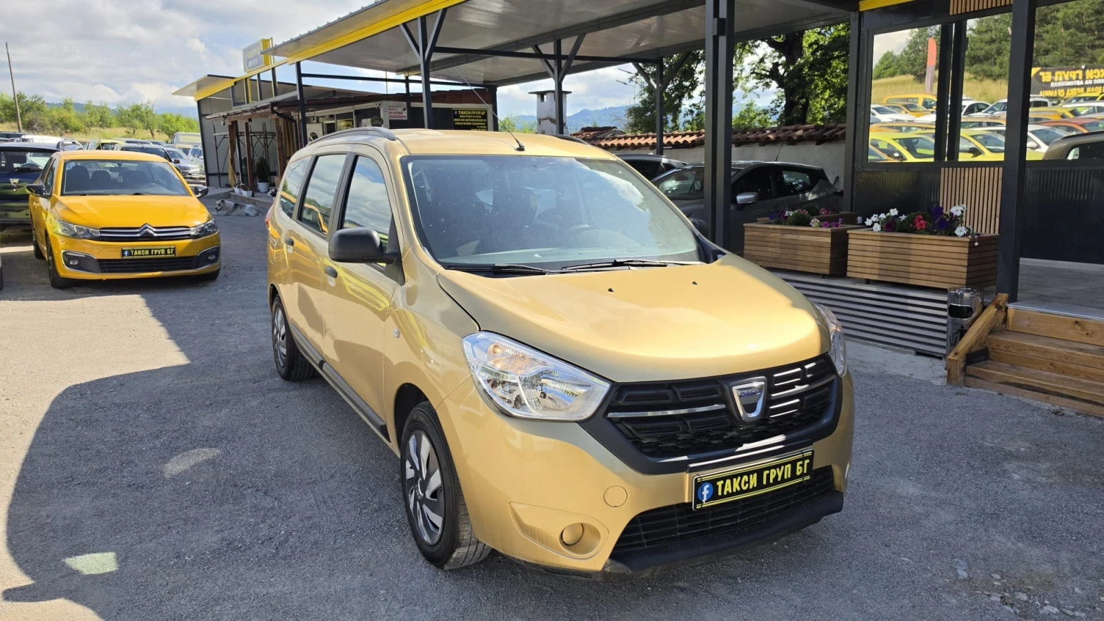 Dacia Lodgy undefined | Auto.bg — изображение 1 Dacia Lodgy undefined | Auto.bg — изображение 1