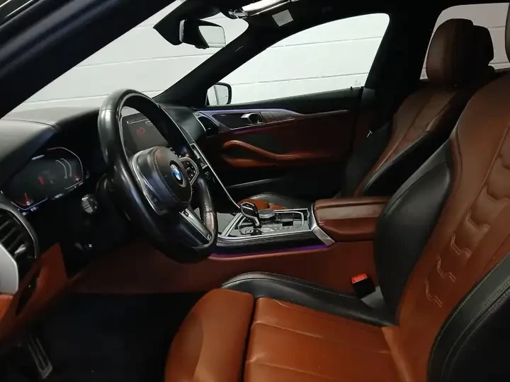 BMW 850 M850/CARBON PACKAGE/LANE ASSIST/PARKING ASSIST - изображение 8 | Auto.bg BMW 850 M850/CARBON PACKAGE/LANE ASSIST/PARKING ASSIST - изображение 8