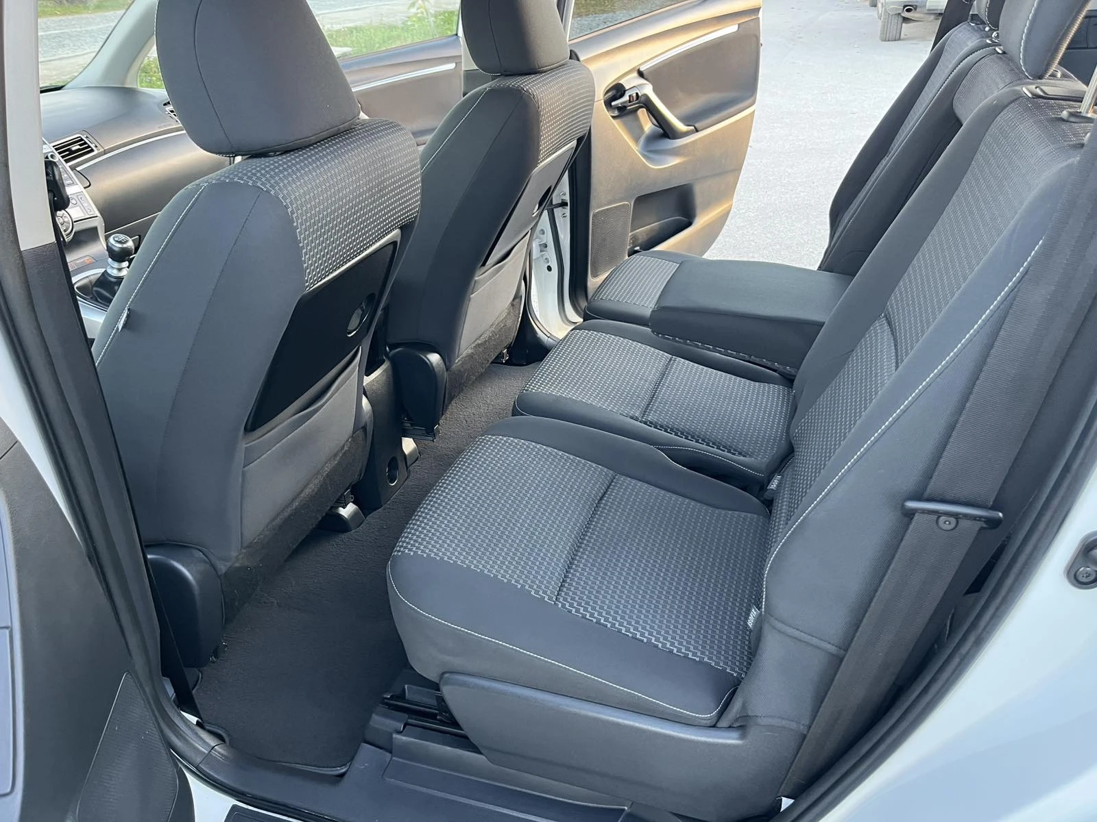 Toyota Verso 1.6D4D 112к 6 СКОРОСТИ EURO 5B АВТОПИЛОТ  ИТАЛИЯ - изображение 9 | Auto.bg Toyota Verso 1.6D4D 112к 6 СКОРОСТИ EURO 5B АВТОПИЛОТ  ИТАЛИЯ - изображение 9