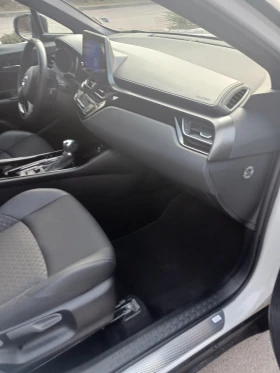 Toyota C-HR 2.0l HYBRID 2WD 184 к.с. e-CVT, хибрид - 26340 € - 89166775 6 | Car24.bg Toyota C-HR 2.0l HYBRID 2WD 184 к.с. e-CVT, хибрид - 26340 € - 89166775 6