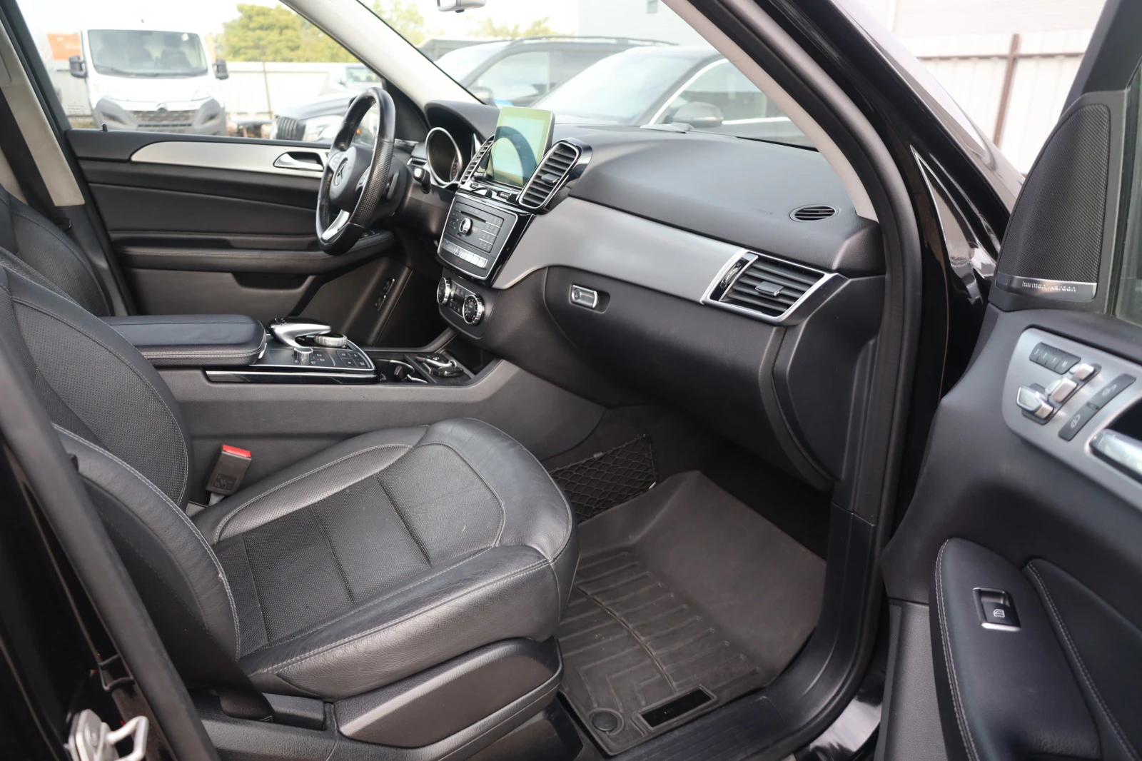 Mercedes-Benz GLE 350 d 4M AMG TVx3 MASSAGEвакуум360 ОБДУХ KeyGO #iCarbg - изображение 6 | Auto.bg Mercedes-Benz GLE 350 d 4M AMG TVx3 MASSAGEвакуум360 ОБДУХ KeyGO #iCarbg - изображение 6