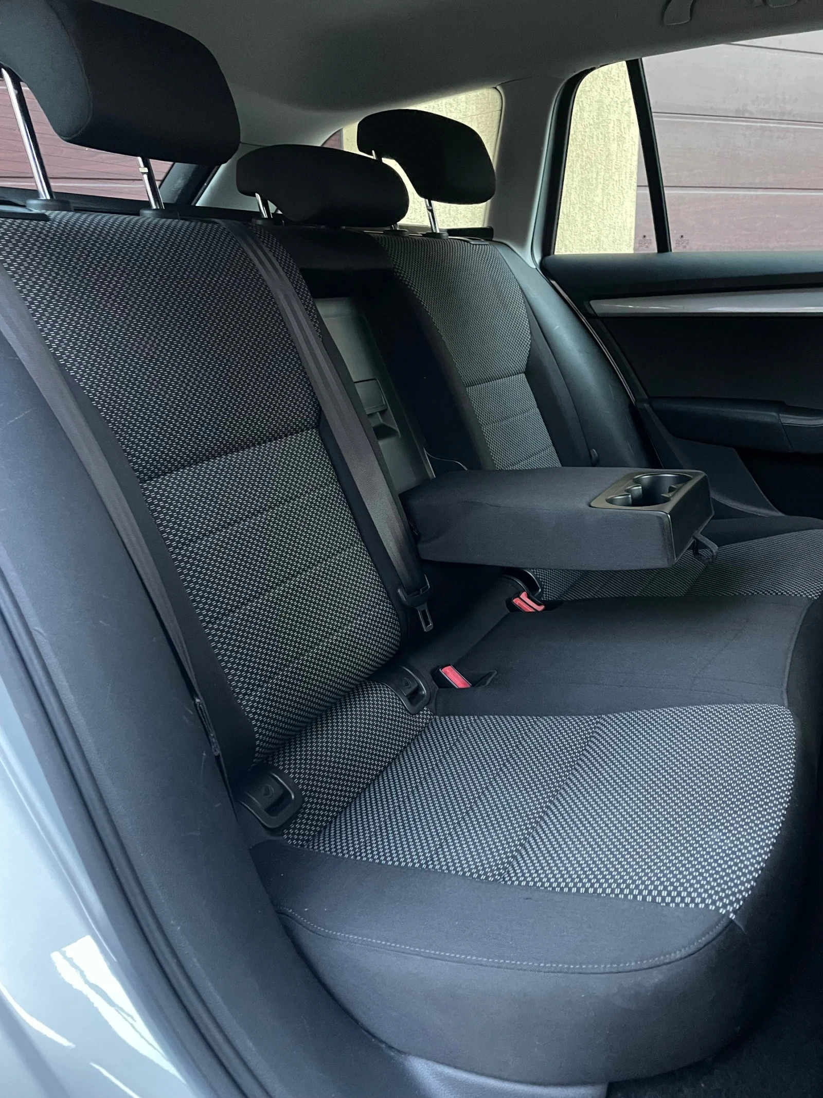 Skoda Octavia 4x4-2.0TDI-184ps - изображение 9 | Auto.bg Skoda Octavia 4x4-2.0TDI-184ps - изображение 9