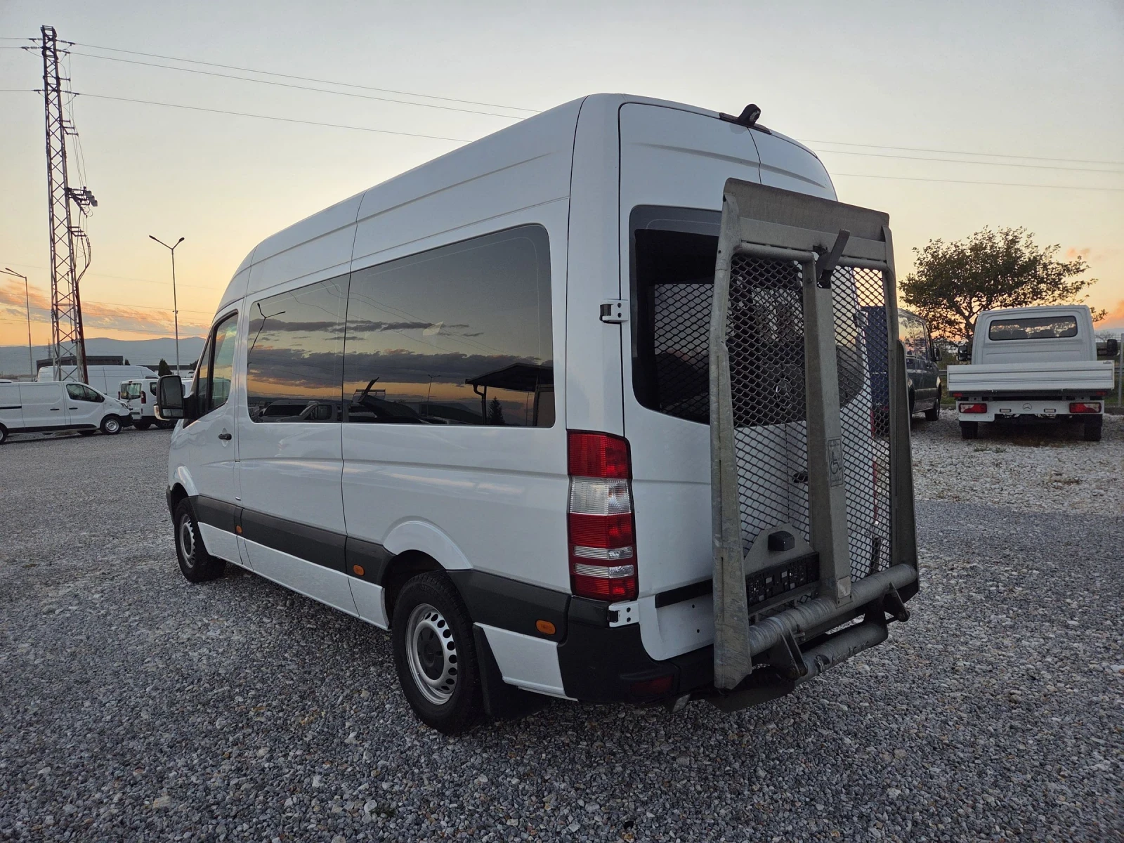 Mercedes-Benz Sprinter 316 CDI, Пътнически, 9местен, Климатик, Автомат, ЕВРО  - изображение 3 | Auto.bg Mercedes-Benz Sprinter 316 CDI, Пътнически, 9местен, Климатик, Автомат, ЕВРО  - изображение 3