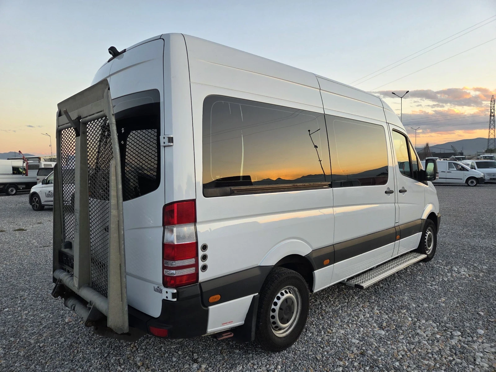 Mercedes-Benz Sprinter 316 CDI, Пътнически, 9местен, Климатик, Автомат, ЕВРО  - изображение 5 | Auto.bg Mercedes-Benz Sprinter 316 CDI, Пътнически, 9местен, Климатик, Автомат, ЕВРО  - изображение 5