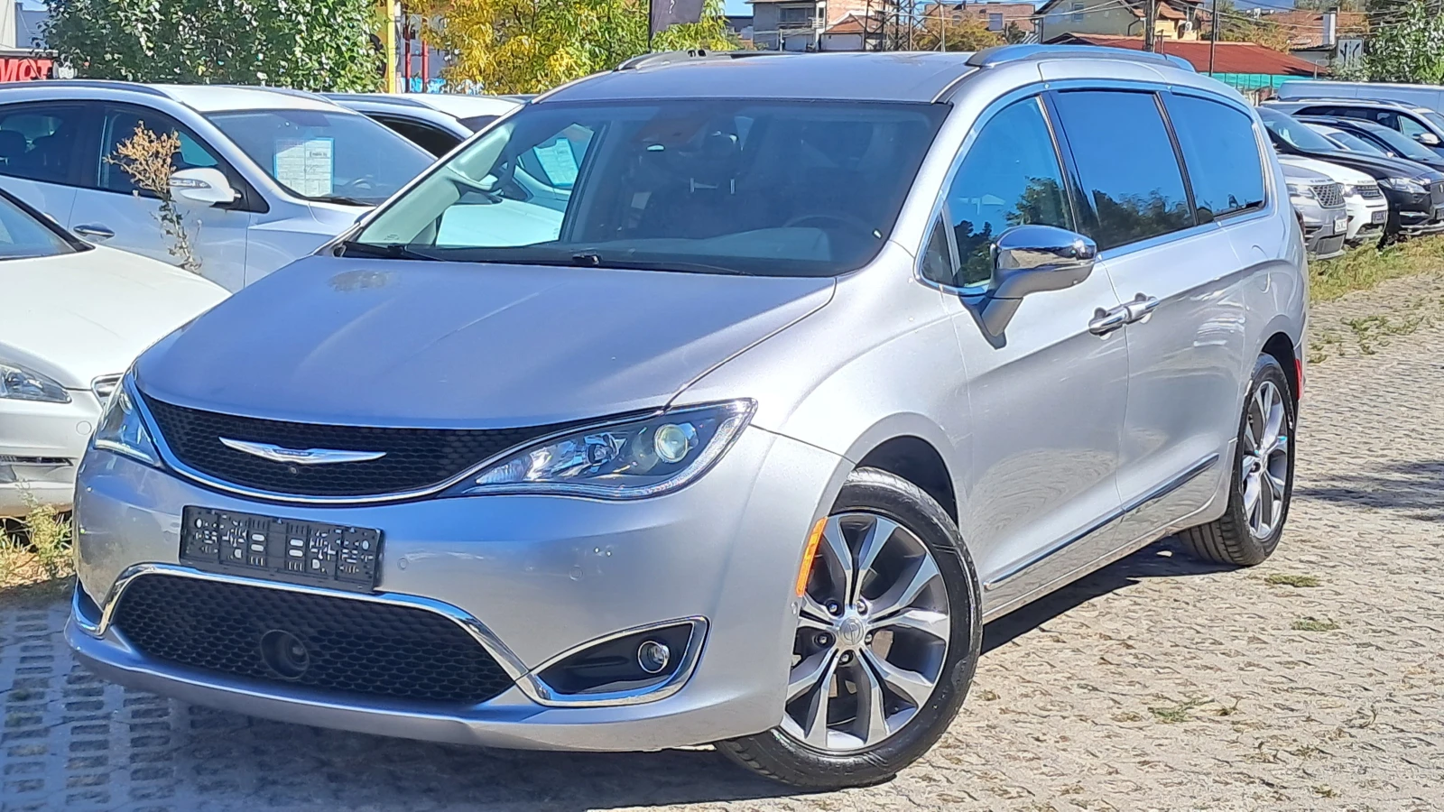 Chrysler Pacifica FULL ЕВРОПА РЕАЛ КМ 8-МЕСТА ИЗКЛЮЧИТЕЛЕН СЕРВ КНИЖ | Auto.bg — изображение 1 Chrysler Pacifica FULL ЕВРОПА РЕАЛ КМ 8-МЕСТА ИЗКЛЮЧИТЕЛЕН СЕРВ КНИЖ | Auto.bg — изображение 1