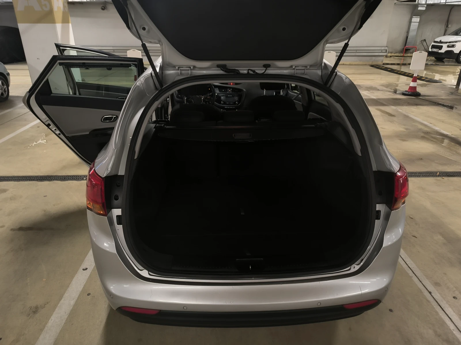 Kia Ceed 1.6 crdi 110k.c. - изображение 9 | Auto.bg Kia Ceed 1.6 crdi 110k.c. - изображение 9