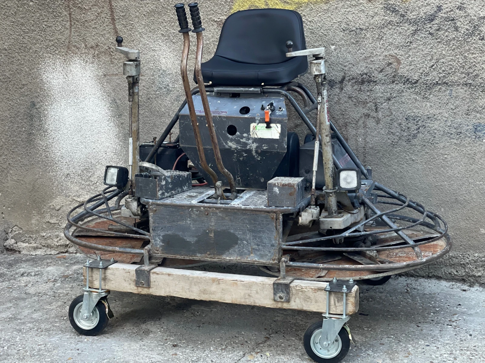 Други специализирани машини Друга Двойна пердашка за бетон| Хеликоптер WHITEMAN - изображение 2 | Auto.bg Други специализирани машини Друга Двойна пердашка за бетон| Хеликоптер WHITEMAN - изображение 2