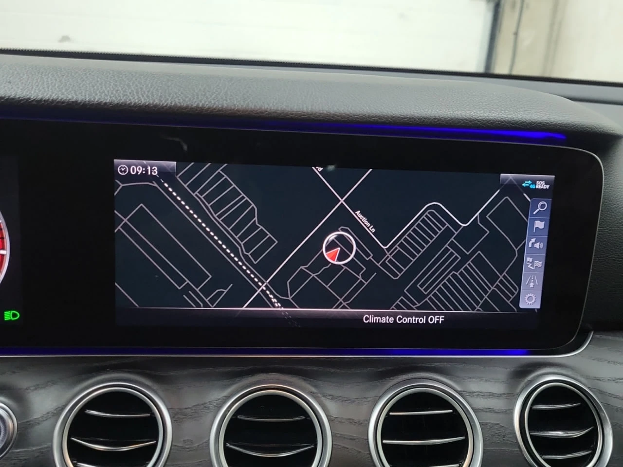 Mercedes-Benz E 300 * АВТО КРЕДИТ* ЦЕНА ДО БГ * Сервизна история *  - изображение 10 | Auto.bg Mercedes-Benz E 300 * АВТО КРЕДИТ* ЦЕНА ДО БГ * Сервизна история *  - изображение 10