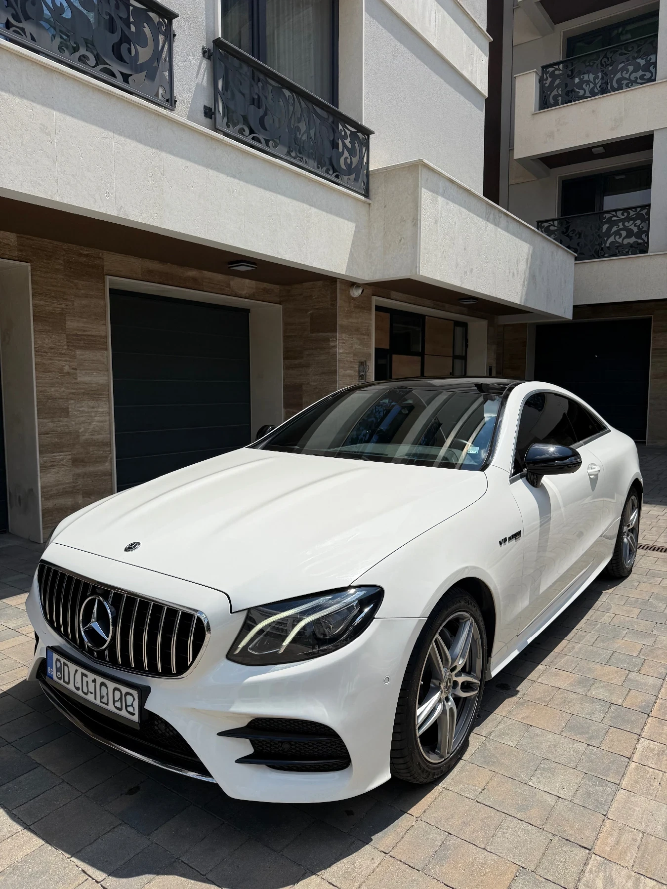 Mercedes-Benz E 220 Coupe, AMG, head up, pano | Auto.bg — изображение 1 Mercedes-Benz E 220 Coupe, AMG, head up, pano | Auto.bg — изображение 1