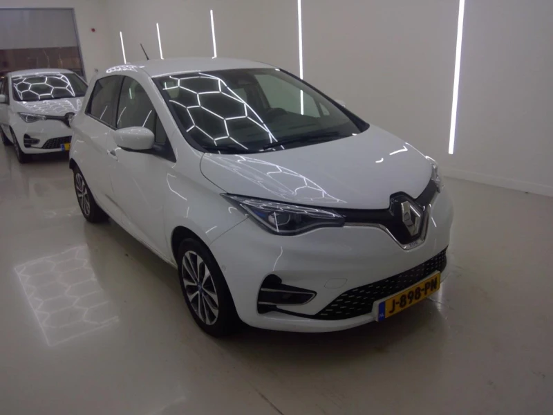 Renault Zoe R135 Intense CCS 52kw Термопомпа Зимен пакет - 27900 лв. / 14265.04 € - 71907635 1 | Car24.bg Renault Zoe R135 Intense CCS 52kw Термопомпа Зимен пакет - 27900 лв. / 14265.04 € - 71907635 1