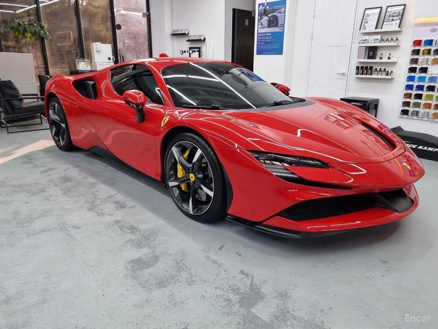 Ferrari SF 90 JBL* Fiorano Performance* Carbon Fibre | Auto.bg — изображение 1 Ferrari SF 90 JBL* Fiorano Performance* Carbon Fibre | Auto.bg — изображение 1