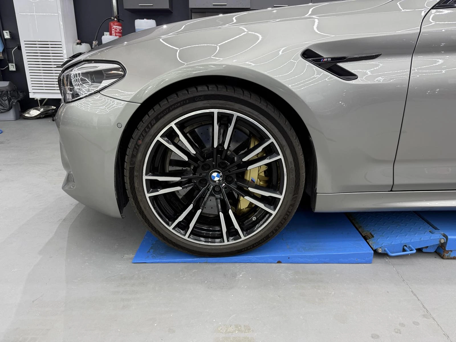 BMW M5 Competition Carbon Ceramic - изображение 7 | Auto.bg BMW M5 Competition Carbon Ceramic - изображение 7