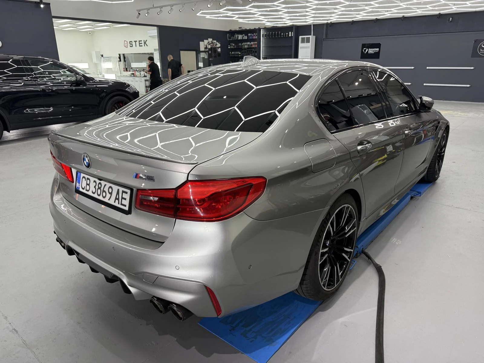 BMW M5 Competition Carbon Ceramic - изображение 5 | Auto.bg BMW M5 Competition Carbon Ceramic - изображение 5